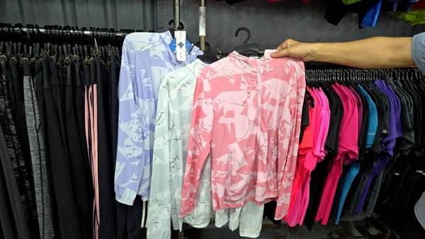 彰化大埔路行李箱、名牌運動鞋特賣會,行李箱最低800元起 42 彰化大埔路行李箱、名牌運動鞋特賣會,行李箱最低800元起