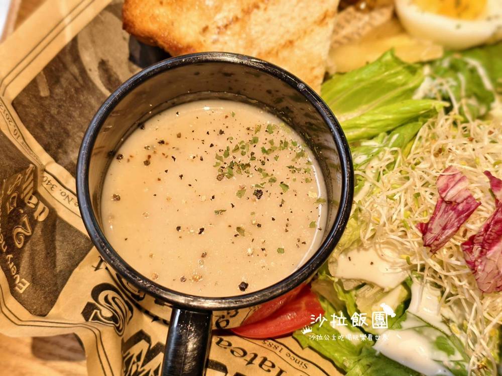 士林芝山咖啡廳『CE LIB-RARY 天母店』不限時辦公送美式咖啡喝到飽