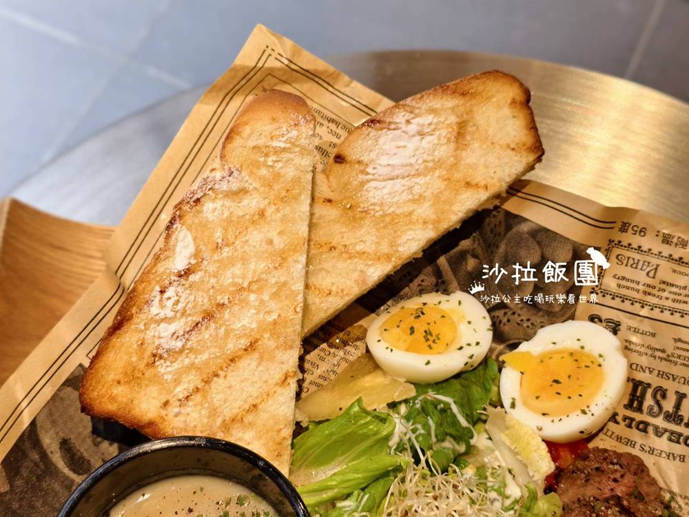 士林芝山咖啡廳『CE LIB-RARY 天母店』不限時辦公送美式咖啡喝到飽