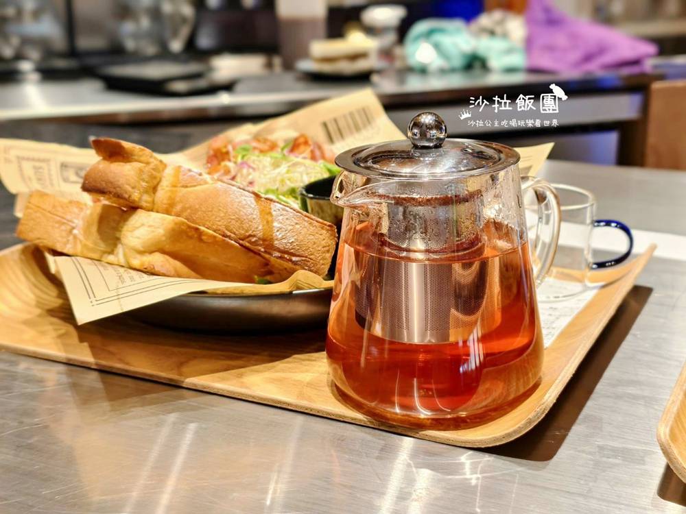 士林芝山咖啡廳『CE LIB-RARY 天母店』不限時辦公送美式咖啡喝到飽