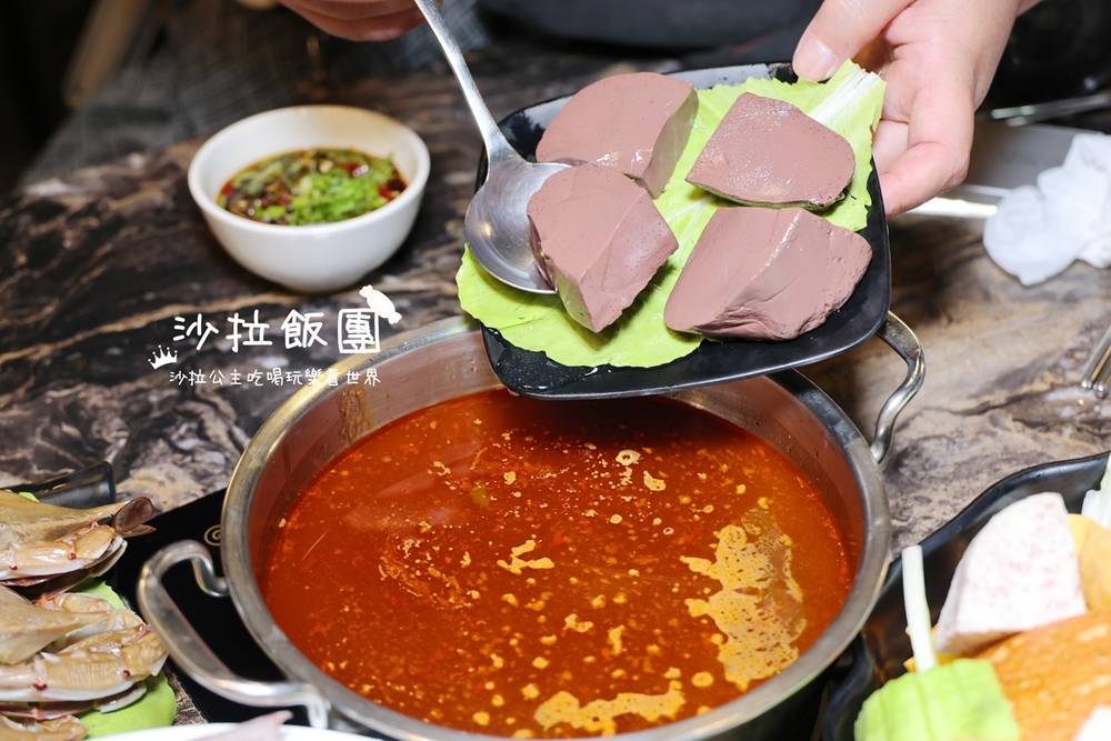 大同圓山美食『丰明殿圓山店』自助蔬菜吧，開鍋送限量三點蟹