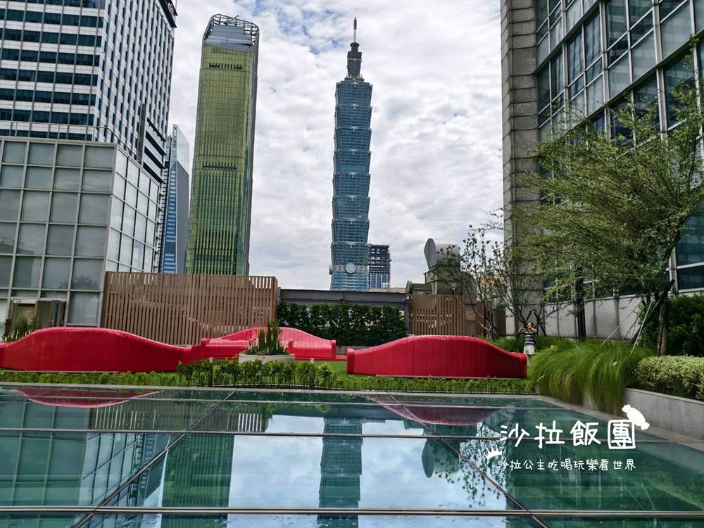 全台最大星巴克,千坪星巴克門市進駐Dream Plaza 17 全台最大星巴克,千坪星巴克門市進駐Dream Plaza