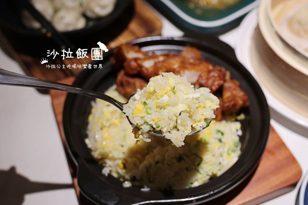 信義美食『漢來上海湯包』五星主廚、皮薄多汁不多不少18摺小籠湯包