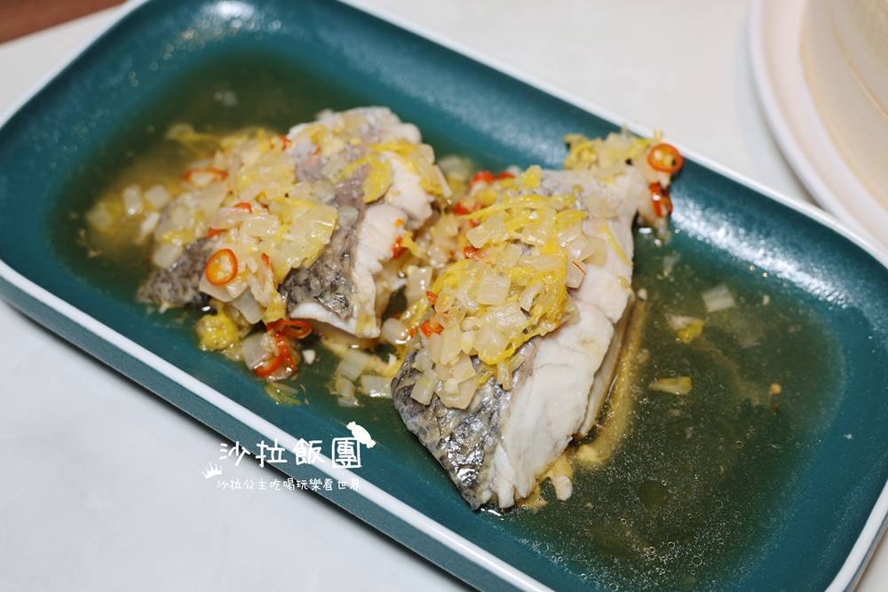 信義美食『漢來上海湯包』五星主廚、皮薄多汁不多不少18摺小籠湯包