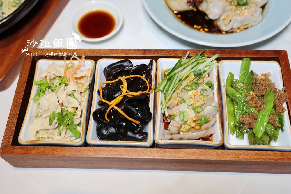 信義美食『漢來上海湯包』五星主廚、皮薄多汁不多不少18摺小籠湯包