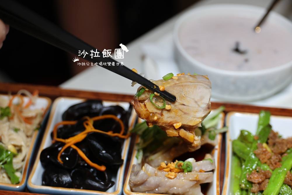 信義美食『漢來上海湯包』五星主廚、皮薄多汁不多不少18摺小籠湯包