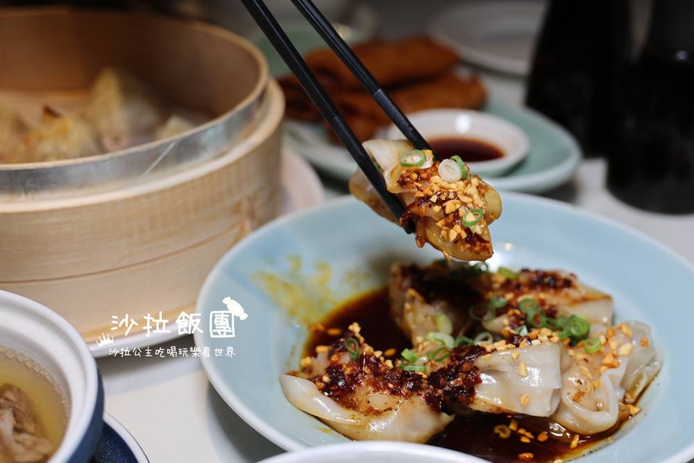 信義美食『漢來上海湯包』五星主廚、皮薄多汁不多不少18摺小籠湯包