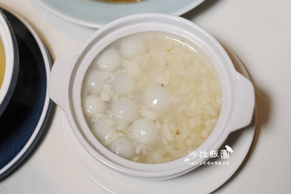 信義美食『漢來上海湯包』五星主廚、皮薄多汁不多不少18摺小籠湯包