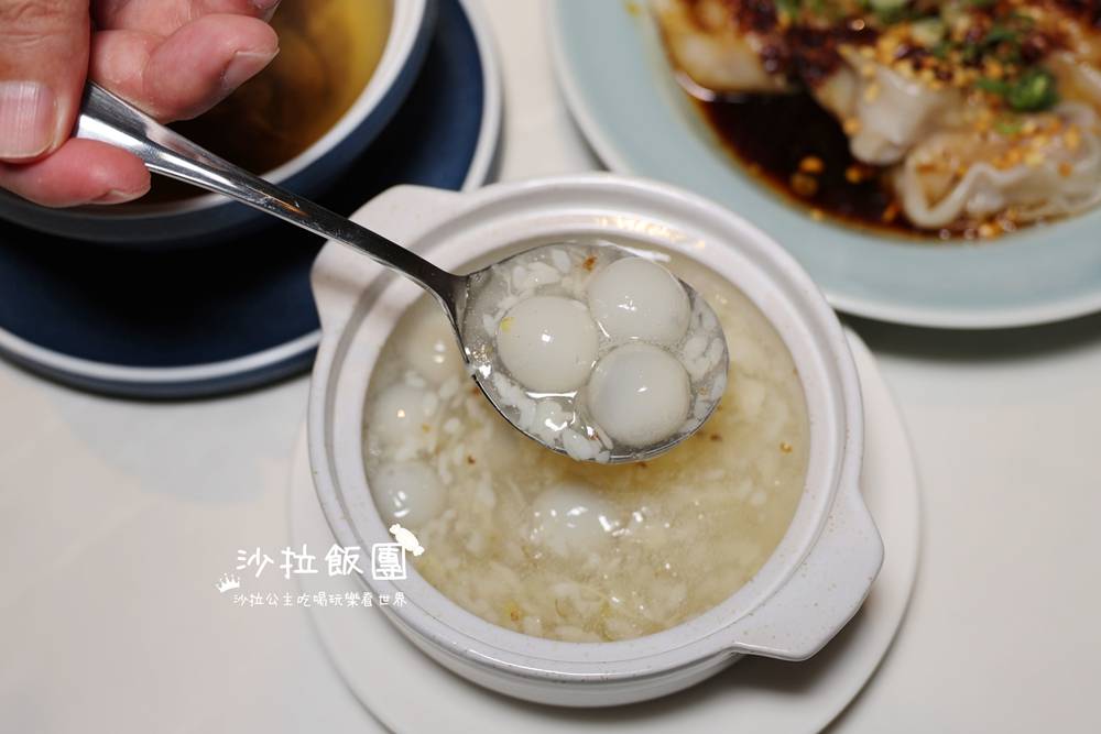 信義美食『漢來上海湯包』五星主廚、皮薄多汁不多不少18摺小籠湯包