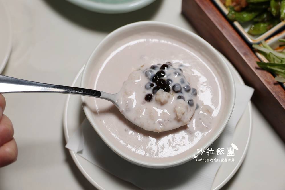 信義美食『漢來上海湯包』五星主廚、皮薄多汁不多不少18摺小籠湯包