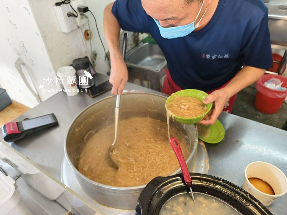 士林劍潭美食『劍潭榮宗麵線』平日生意也很好