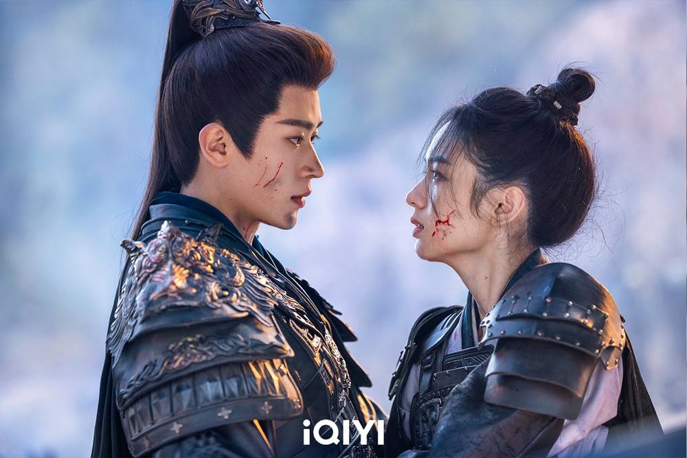 《錦月如歌》周也女扮男裝立功，「爹系男友」丞磊霸氣單手抱周也甜翻全場