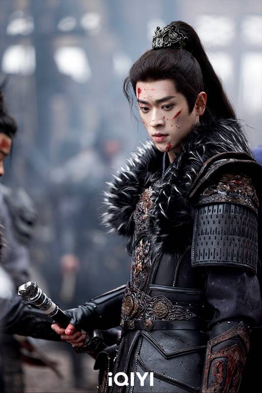 《錦月如歌》周也女扮男裝立功，「爹系男友」丞磊霸氣單手抱周也甜翻全場