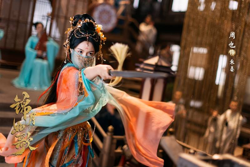 《錦月如歌》周也女扮男裝立功，「爹系男友」丞磊霸氣單手抱周也甜翻全場