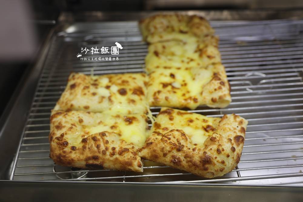 手工披薩40元起『必勝客台北信陽店』港式絲襪奶茶 4 手工披薩40元起『必勝客台北信陽店』港式絲襪奶茶