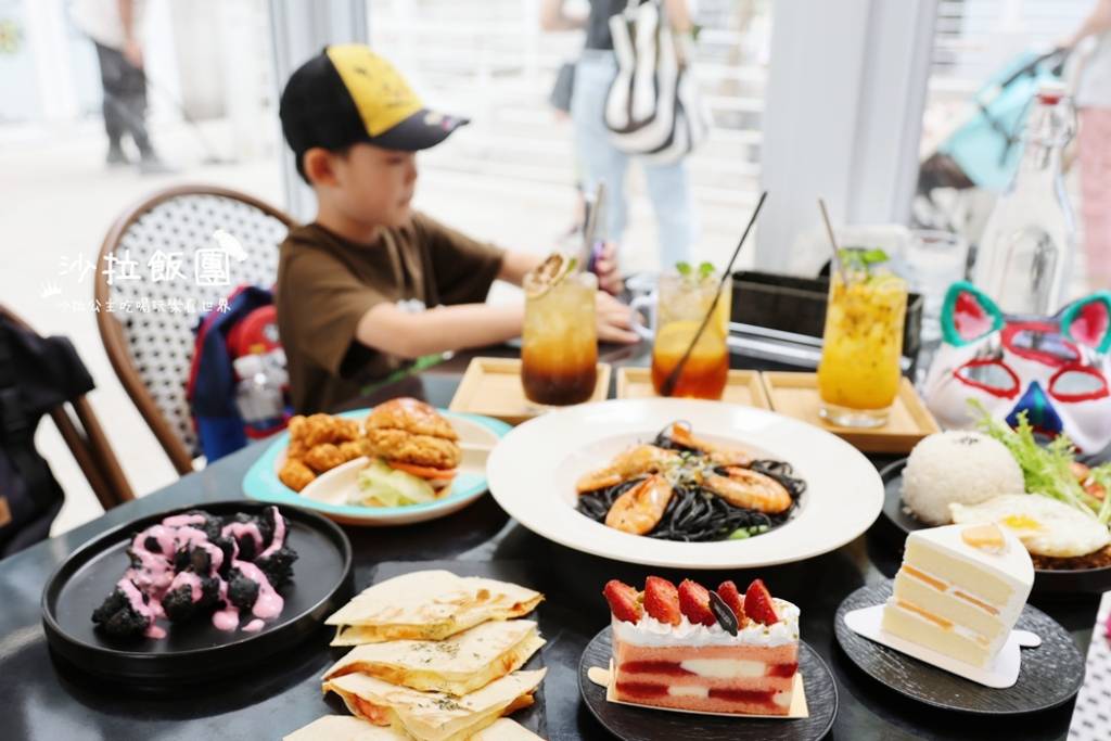 宜蘭咖啡『黑RURU CAFE』熊貓羊、笑笑羊互動、宜蘭景點