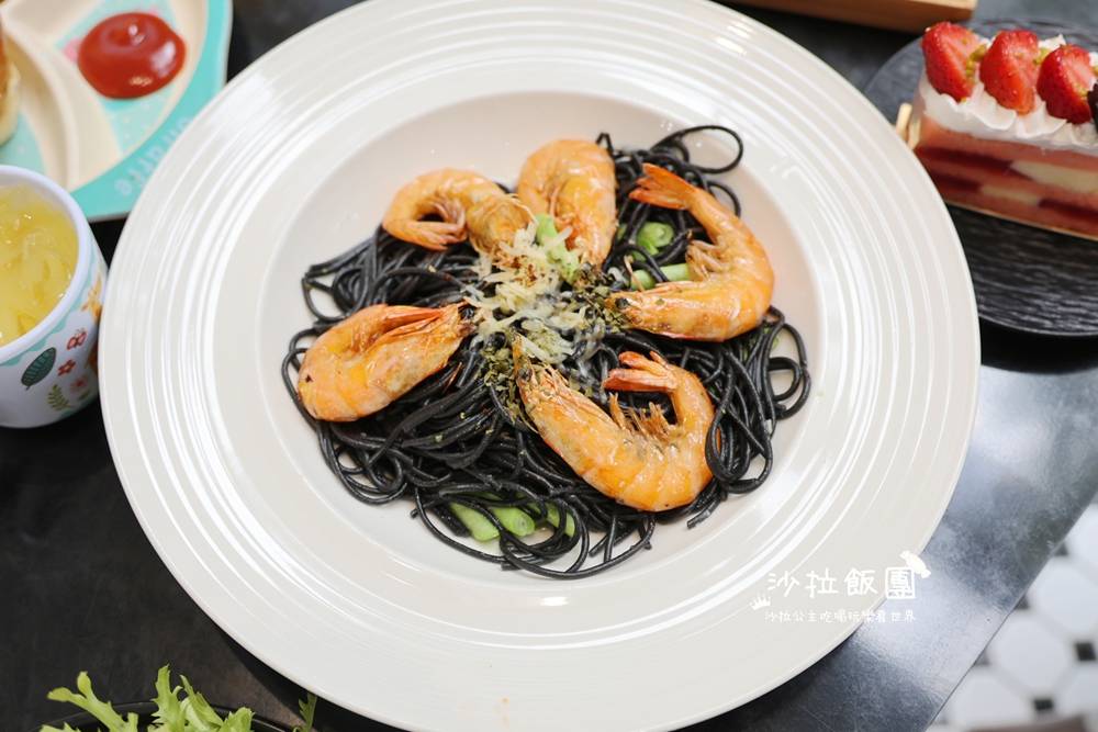 宜蘭咖啡『黑RURU CAFE』熊貓羊、笑笑羊互動、宜蘭景點