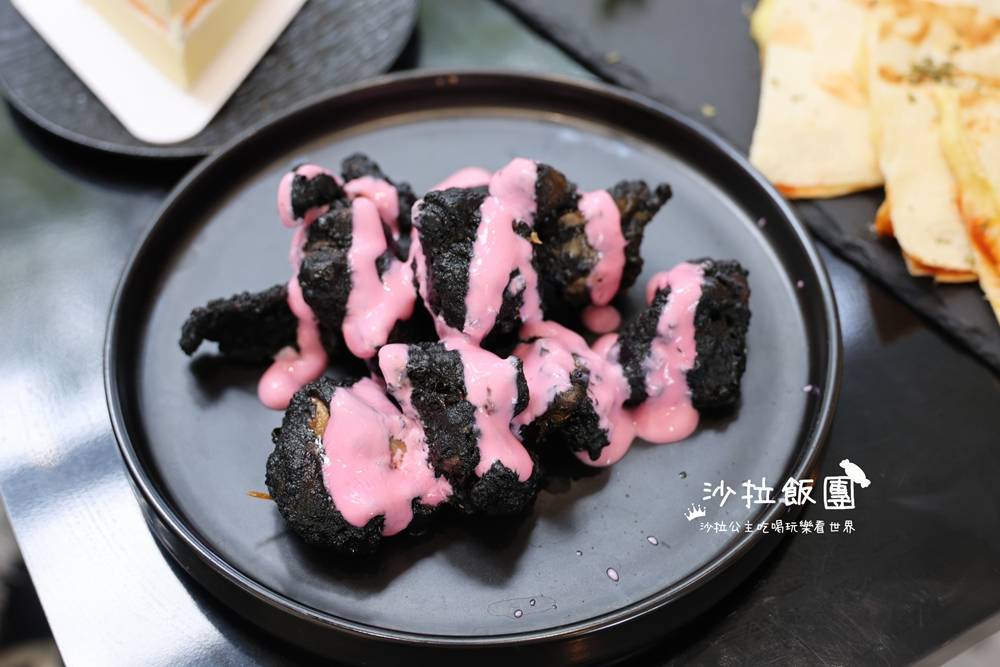 宜蘭咖啡『黑RURU CAFE』熊貓羊、笑笑羊互動、宜蘭景點