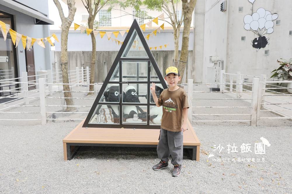 宜蘭咖啡『黑RURU CAFE』熊貓羊、笑笑羊互動、宜蘭景點