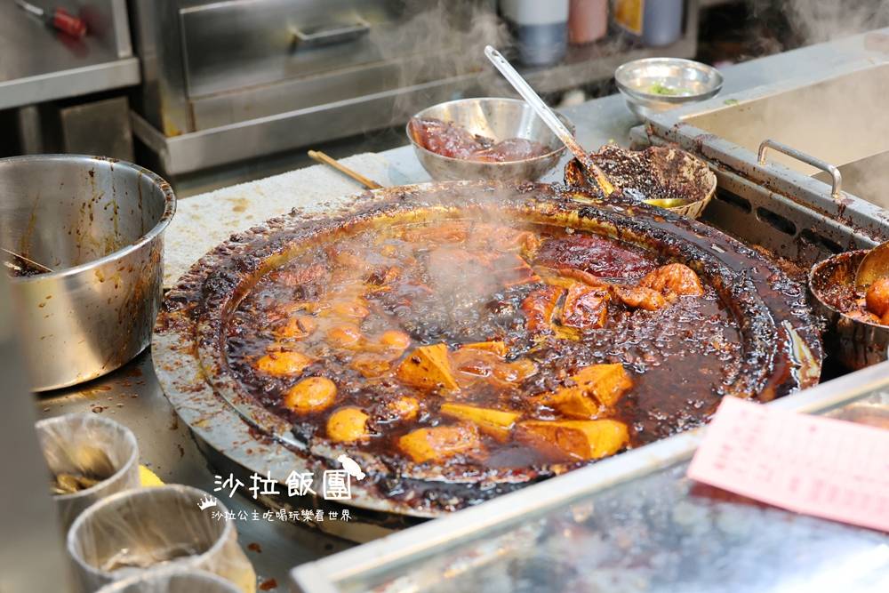 北投市場滷肉飯『矮仔財滷肉飯』必點紅燒蹄膀、大腸頭 6 北投市場滷肉飯『矮仔財滷肉飯』必點紅燒蹄膀、大腸頭