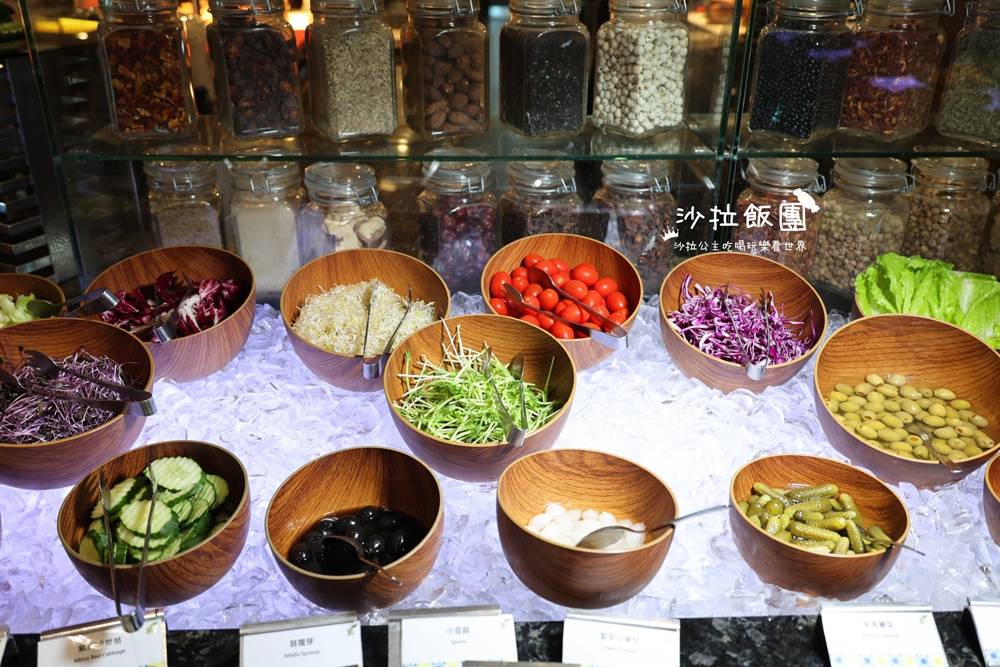 桃園吃到飽『田園西餐廳-福容大飯店桃園機場捷運A8』泰式料理吃到飽