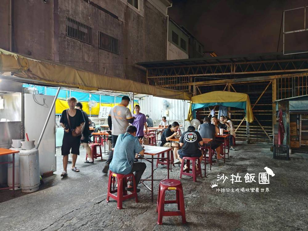 花蓮吉安美食『台東人麵店』當地人吃宵夜晚餐的好地方