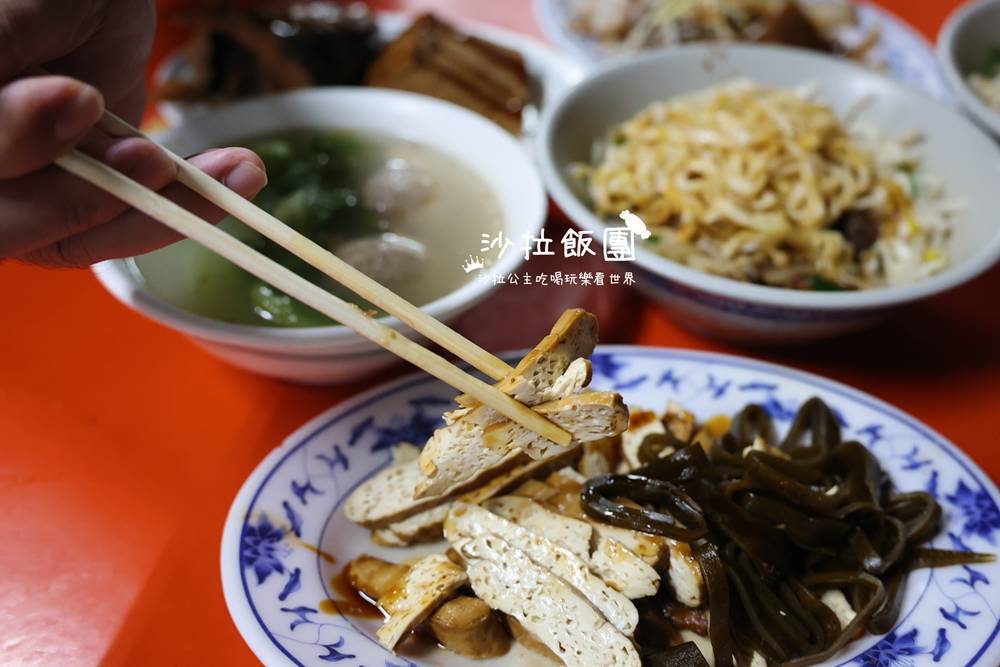 花蓮吉安美食『台東人麵店』當地人吃宵夜晚餐的好地方