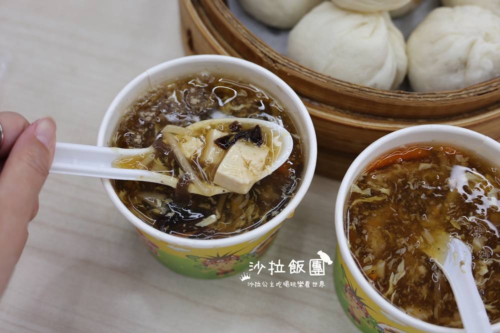 花蓮美食『周家蒸餃小籠包』當地人喜愛的老店