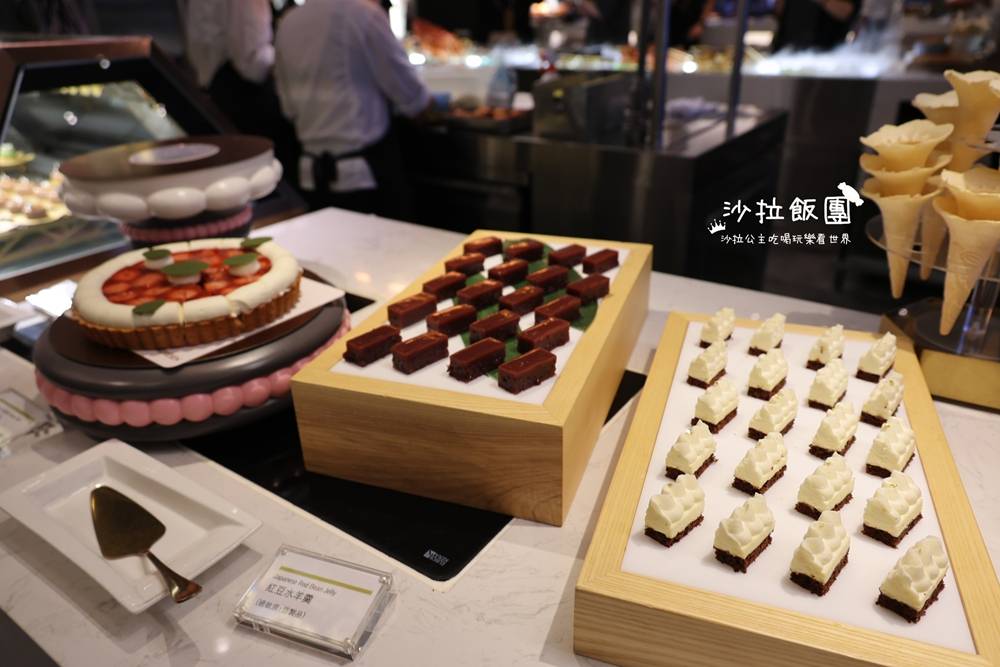 台北寒舍艾美酒店探索廚房強勢回歸帝王蟹、龍蝦、鮑魚、生蠔、干貝、松葉蟹 一次到位