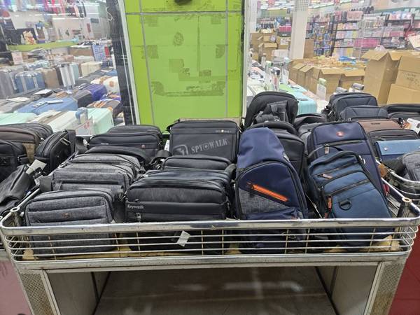 新莊行李箱特賣會,胖胖箱、旅行箱最低800元起 17 新莊行李箱特賣會,胖胖箱、旅行箱最低800元起