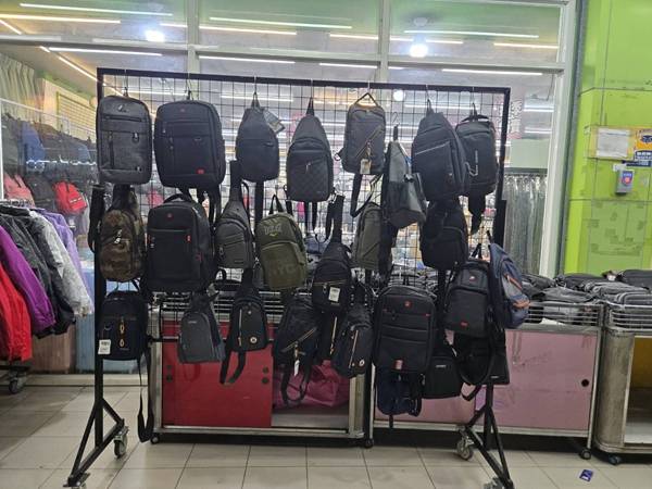 新莊行李箱特賣會,胖胖箱、旅行箱最低800元起 16 新莊行李箱特賣會,胖胖箱、旅行箱最低800元起