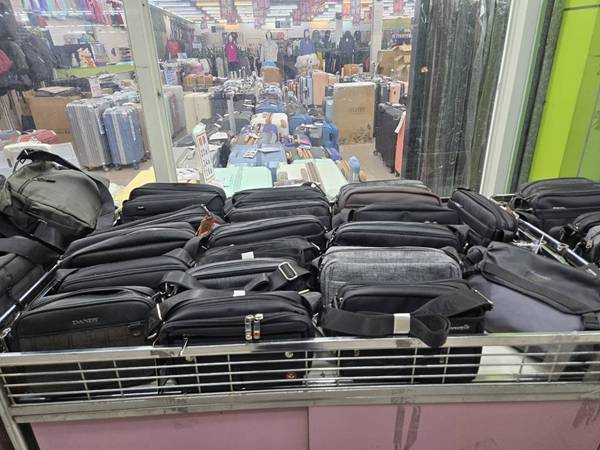 新莊行李箱特賣會,胖胖箱、旅行箱最低800元起 19 新莊行李箱特賣會,胖胖箱、旅行箱最低800元起
