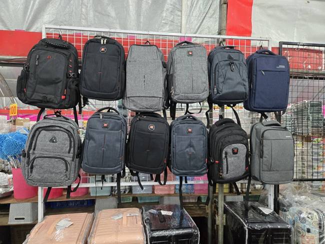 花蓮行李箱特賣會,最低800元起,前開式、登機箱、包包通通有 15 花蓮行李箱特賣會,最低800元起,前開式、登機箱、包包通通有