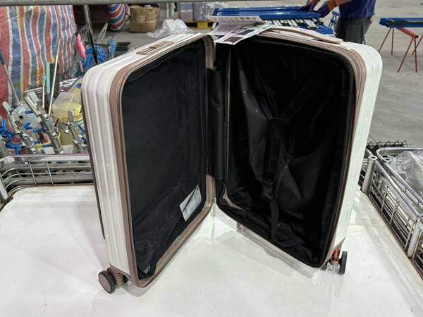 台南永康行李箱特賣會，工廠直營廠拍