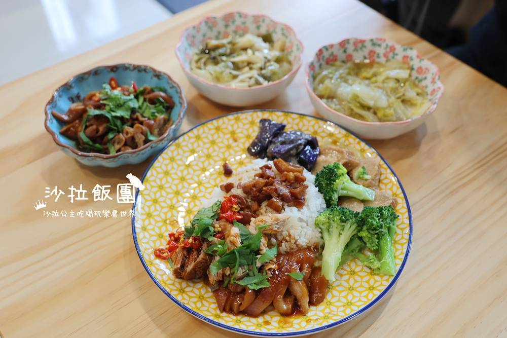 三重美食『光興腿庫』用餐時間大排長龍