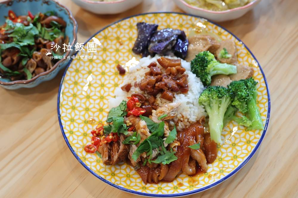 三重美食『光興腿庫』用餐時間大排長龍