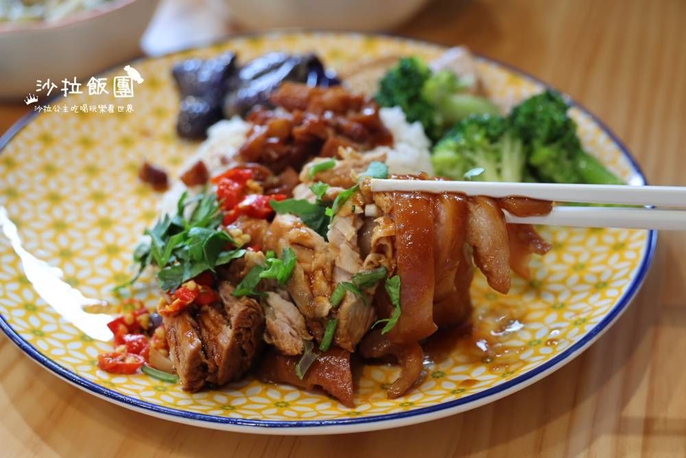 三重美食『光興腿庫』用餐時間大排長龍