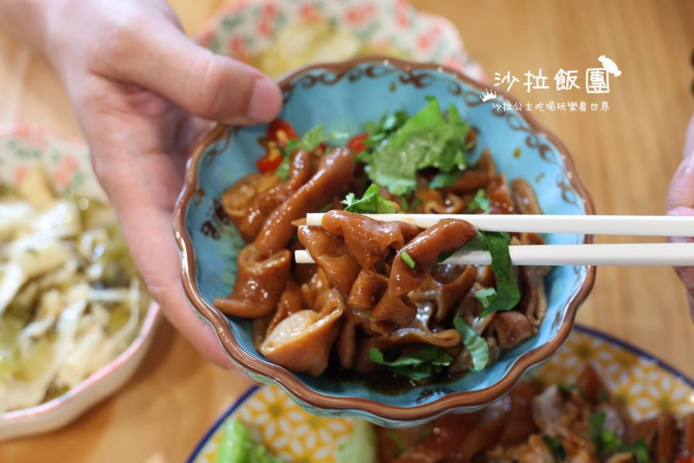 三重美食『光興腿庫』用餐時間大排長龍