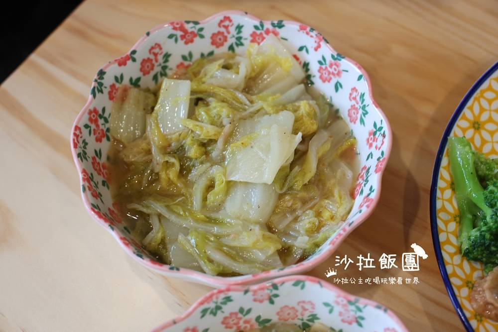 三重美食『光興腿庫』用餐時間大排長龍