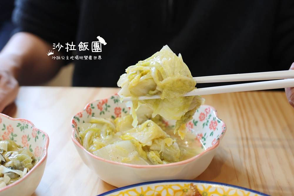 三重美食『光興腿庫』用餐時間大排長龍