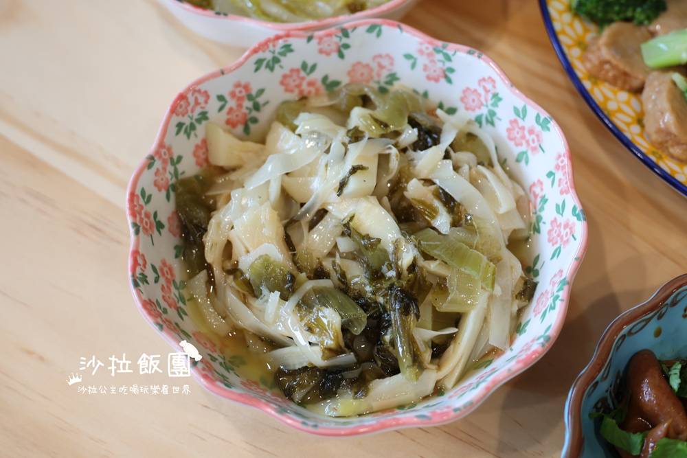 三重美食『光興腿庫』用餐時間大排長龍