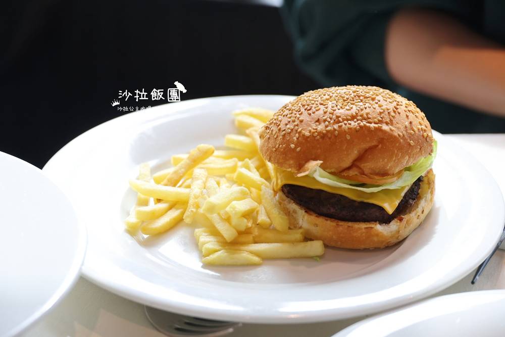 亞洲最大『MSC郵輪榮耀號』燈塔餐廳地中海料理