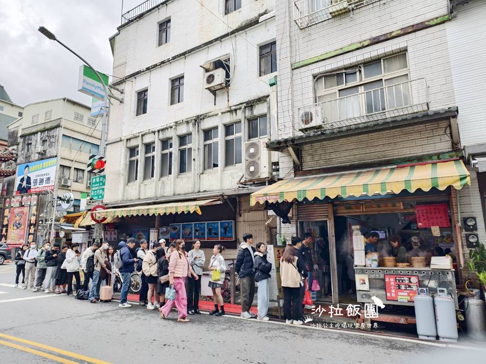 宜蘭礁溪排隊美食『正常鮮肉小湯包』排一小時才吃到
