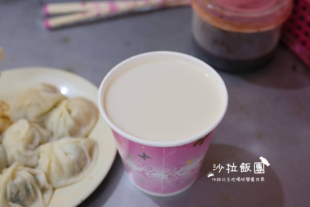 宜蘭礁溪排隊美食『正常鮮肉小湯包』排一小時才吃到