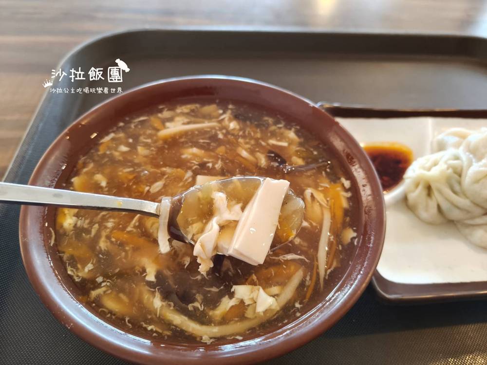 正好鮮肉小籠包礁溪店｜連平日都要排隊的人氣小籠包