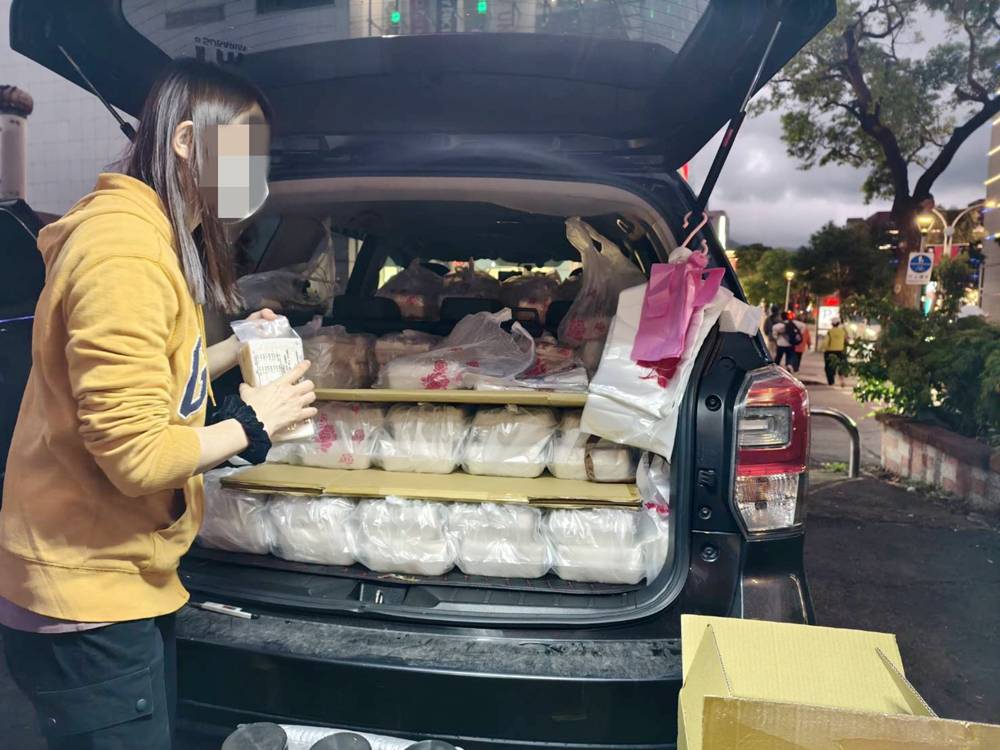 團購人氣美食！蘿蔔糕小老闆的人氣三寶開箱
