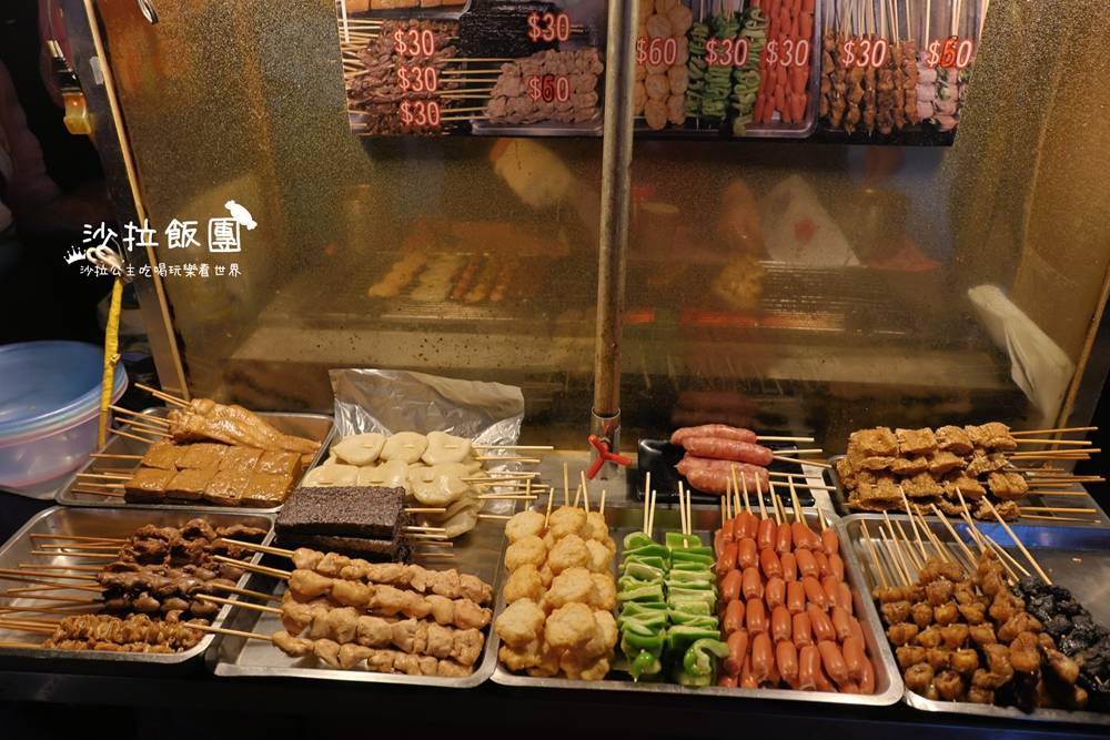 夜貓族才知道的深夜美味｜士林隱藏版七里香，週末凌晨限定炭火燒烤祕密攤