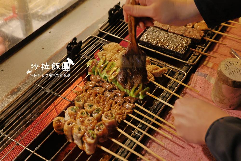 夜貓族才知道的深夜美味｜士林隱藏版七里香，週末凌晨限定炭火燒烤祕密攤