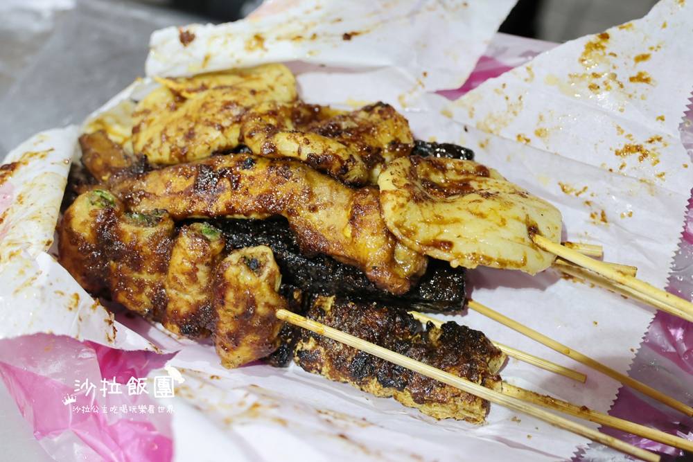 夜貓族才知道的深夜美味｜士林隱藏版七里香，週末凌晨限定炭火燒烤祕密攤