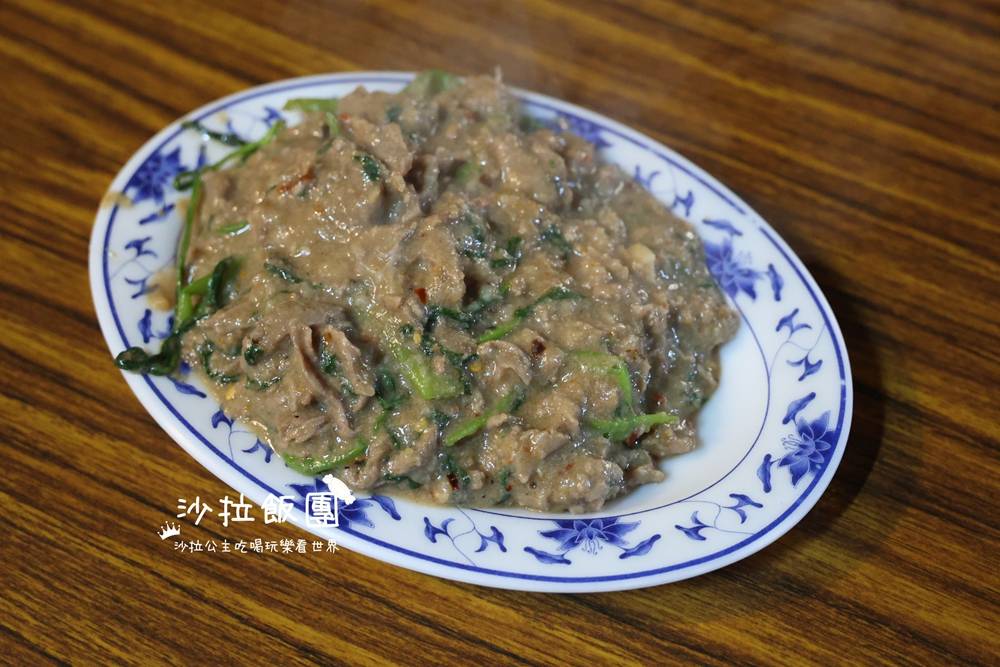 凌晨限定的鍋氣誘惑｜大東路深夜美食炒羊肉